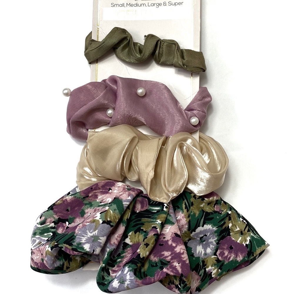 Nordstrom set of 4 assorted size scrunchies NWT